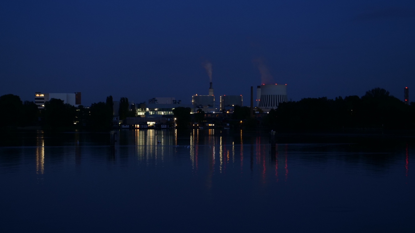 Fabrik hinter der Havel