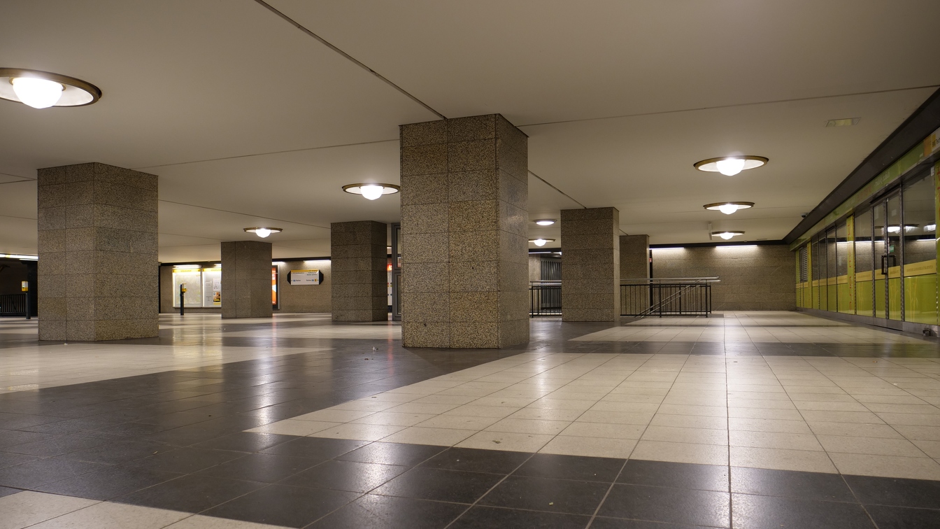 Der U-Bahnhof Rathaus Spandau